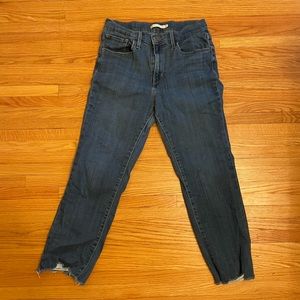 Levi’s 724 High Rise Straight Dark Wash Jeans | Size: 30